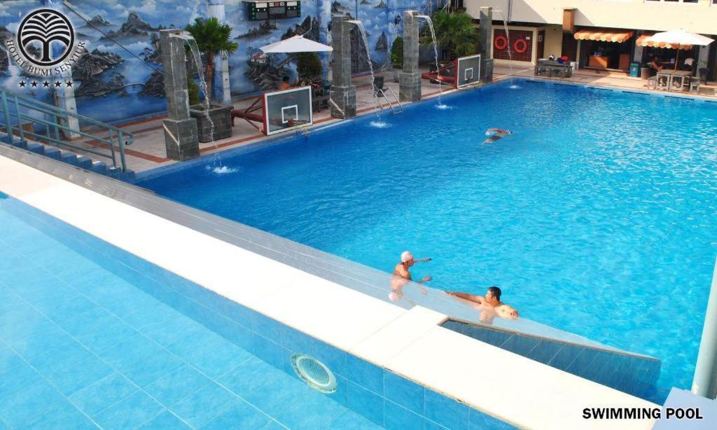 Bumi Senyiur Hotel Samarinda Exterior photo