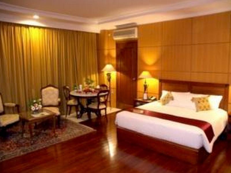 Bumi Senyiur Hotel Samarinda Exterior photo